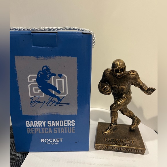 Barry Sanders Replica Statue NFL Football SGA 1-7-24 Detroit Lions - Picture 3 of 15